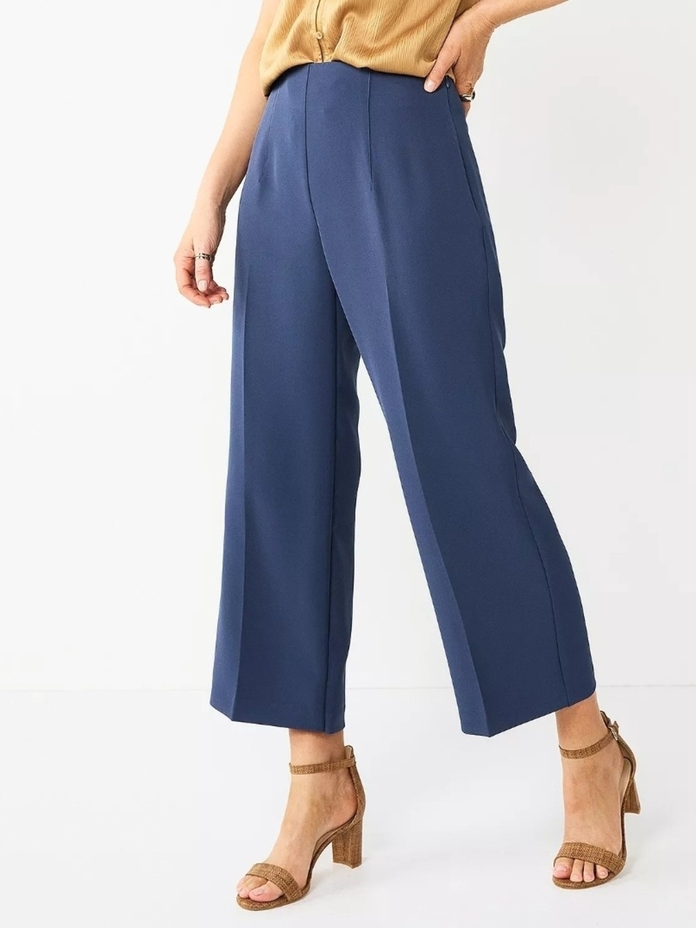 Wide-Leg Cropped Pants